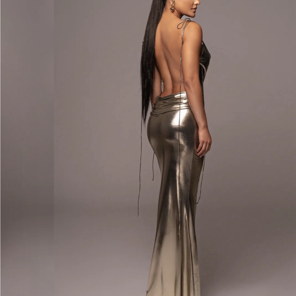 Perfect New Years Dress! Sexy and elegant!
